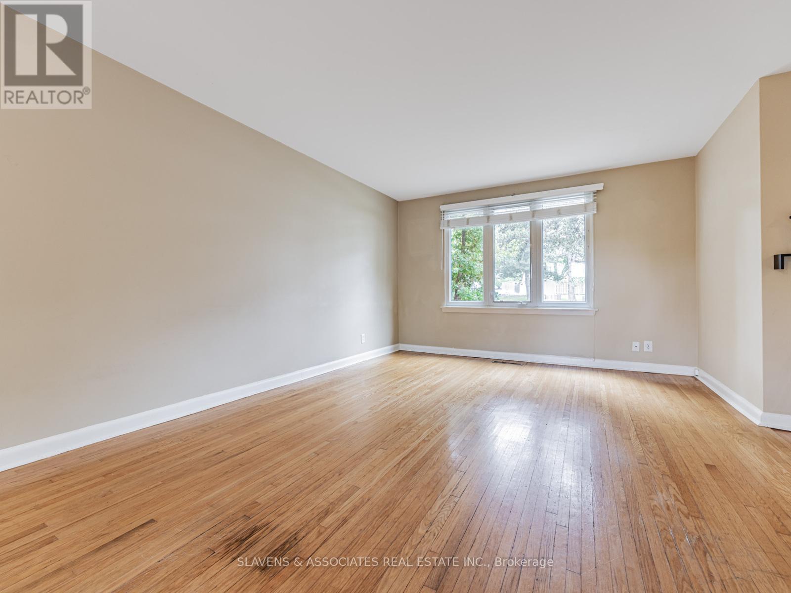 4 Burdock Lane, Toronto, Ontario  M3C 2G5 - Photo 4 - C12845662