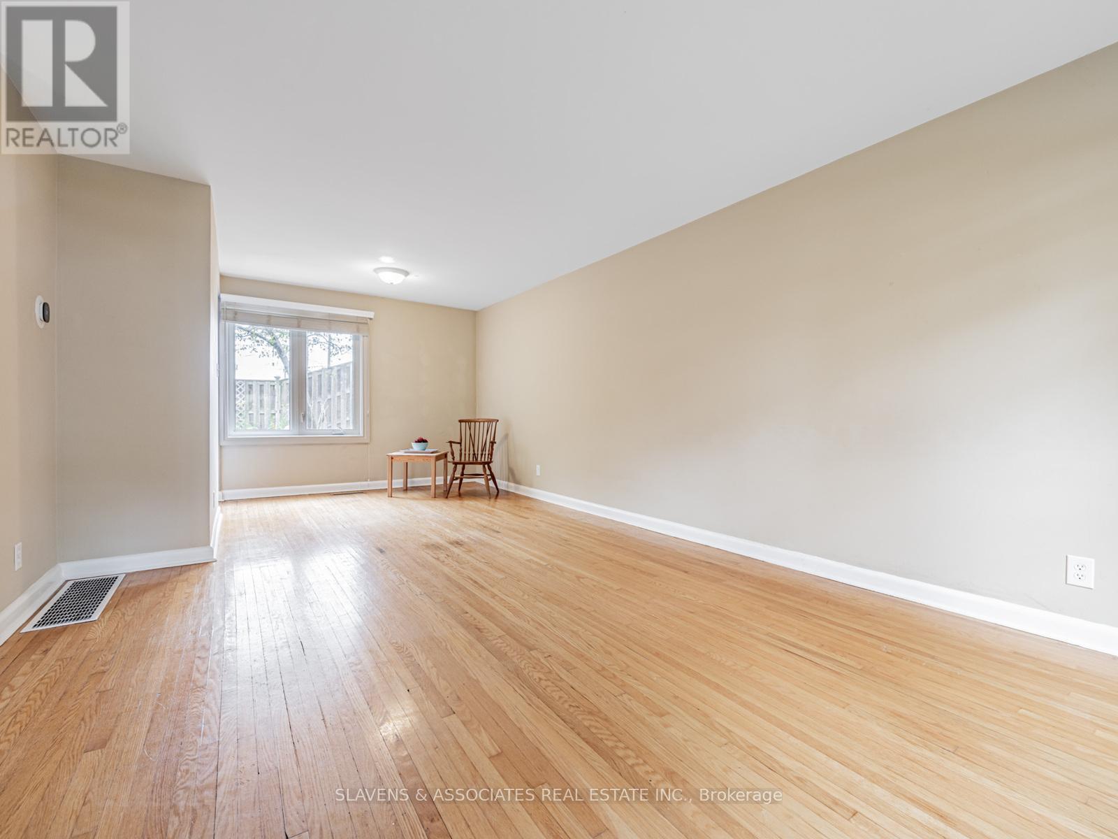4 Burdock Lane, Toronto, Ontario  M3C 2G5 - Photo 6 - C12845662