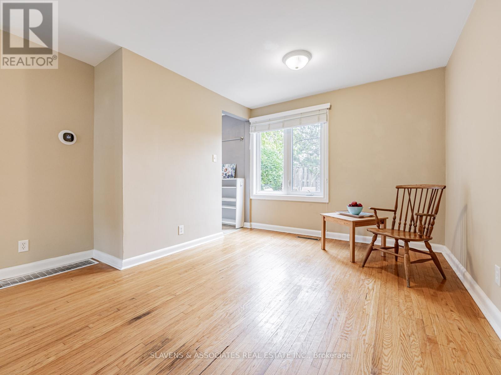 4 Burdock Lane, Toronto, Ontario  M3C 2G5 - Photo 8 - C12845662