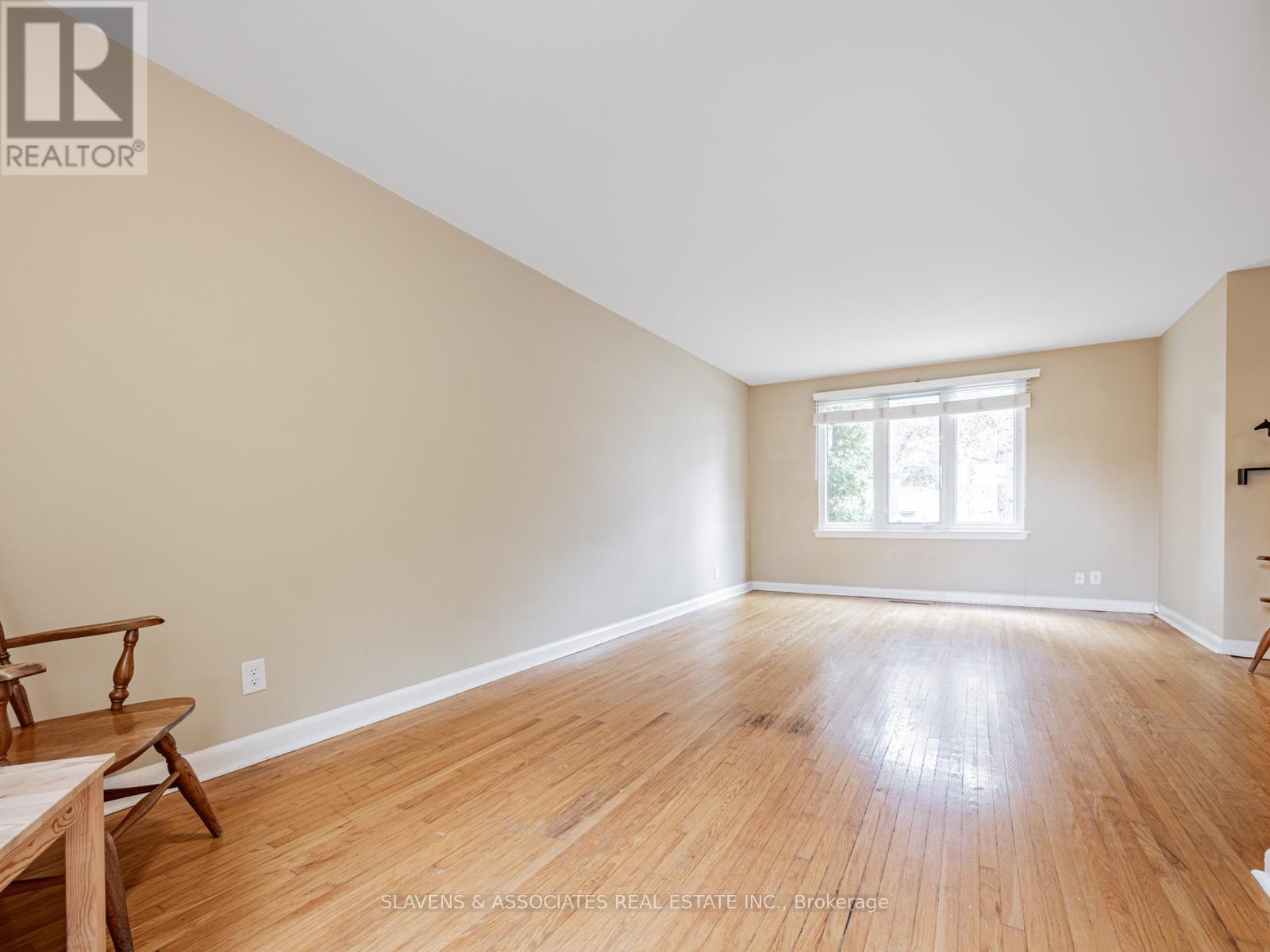 4 Burdock Lane, Toronto, Ontario  M3C 2G5 - Photo 9 - C12845662