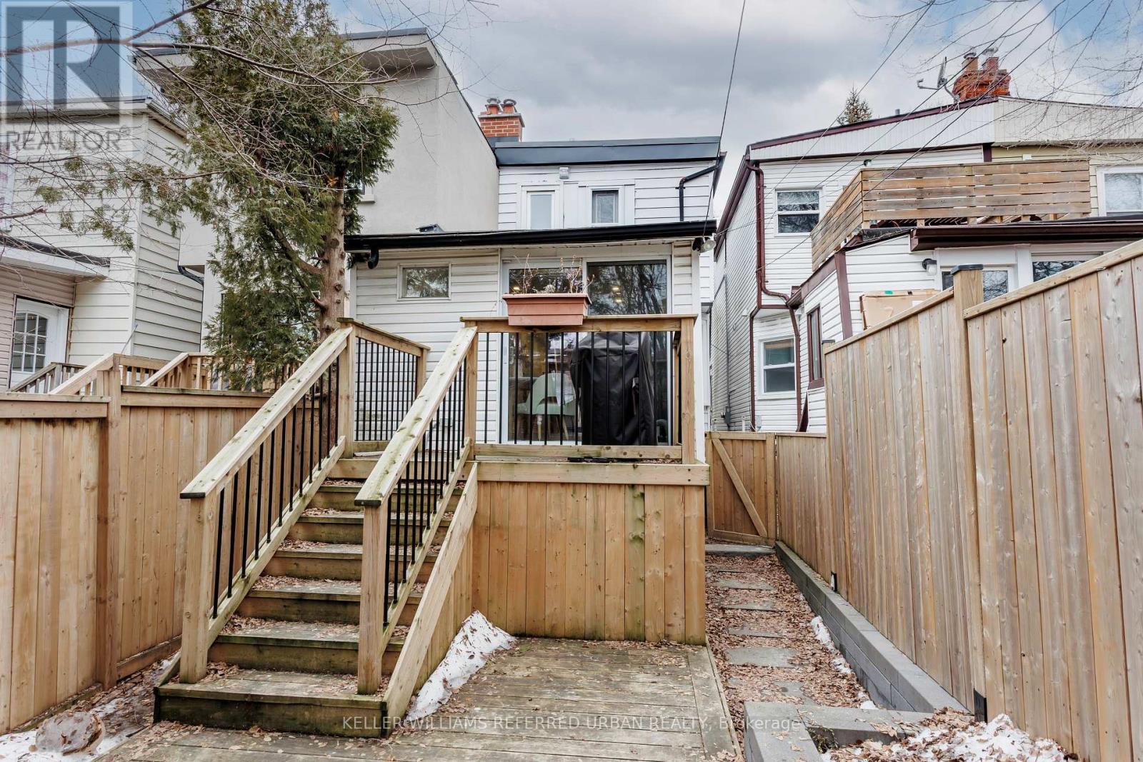 647 Rhodes Avenue, Toronto, Ontario  M4J 4X5 - Photo 17 - E12845556