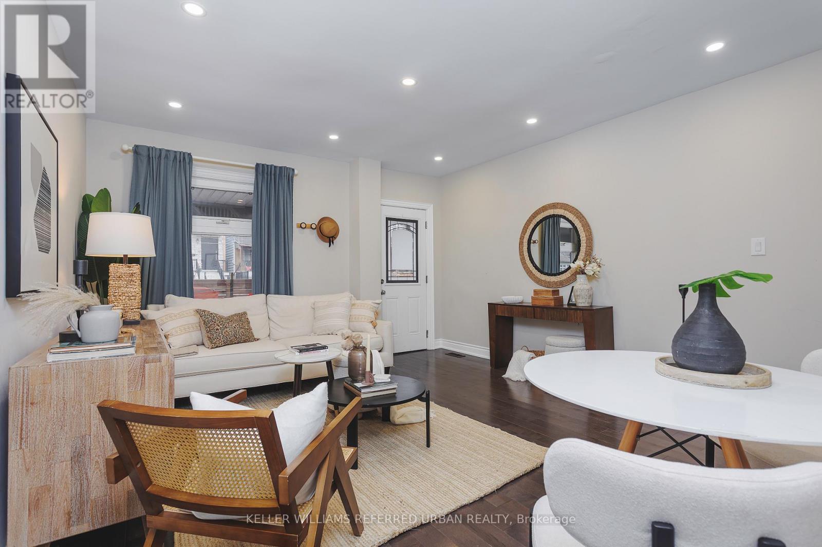 647 Rhodes Avenue, Toronto, Ontario  M4J 4X5 - Photo 4 - E12845556