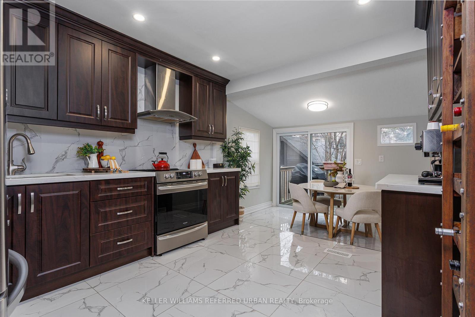 647 Rhodes Avenue, Toronto, Ontario  M4J 4X5 - Photo 8 - E12845556