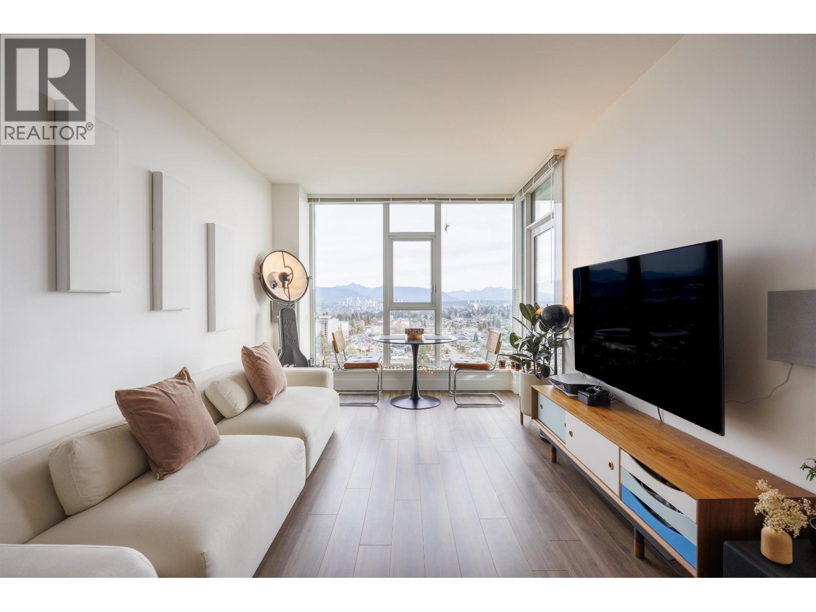 2506 7303 Noble Lane, Burnaby, British Columbia  V3N 0H2 - Photo 3 - R3089159