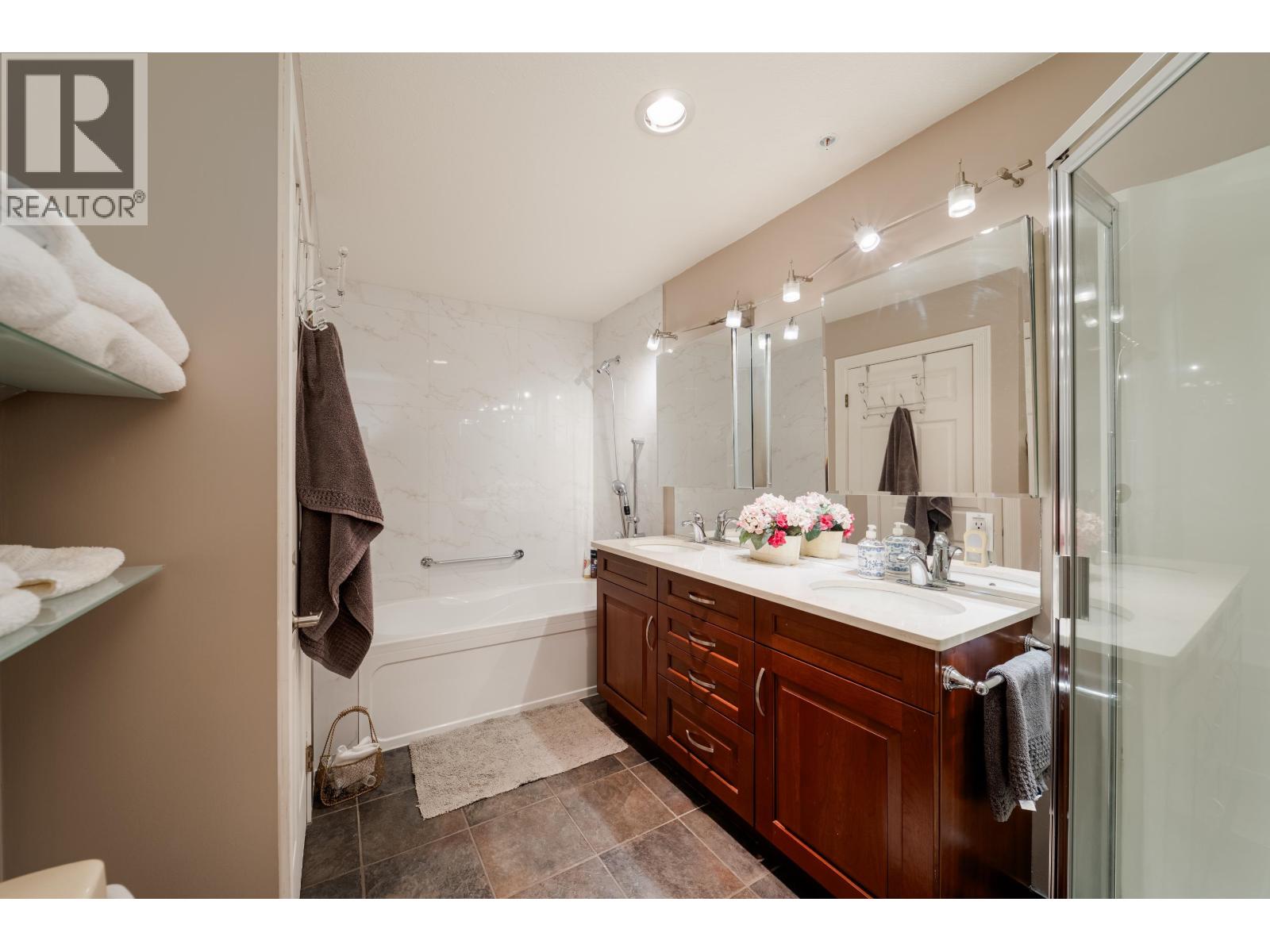 Ph3 865 W 15 Avenue, Vancouver, British Columbia  V5Z 1R8 - Photo 24 - R3095733