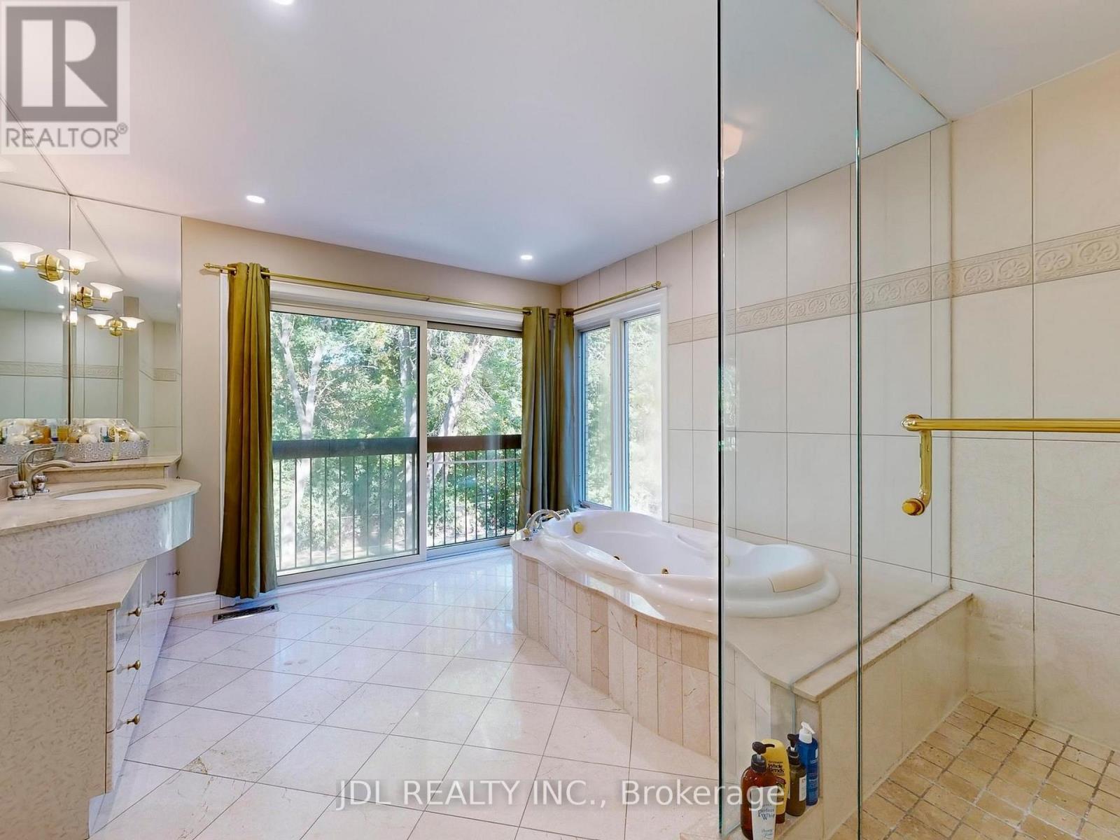 11 Moodie Drive, Richmond Hill, Ontario  L4C 8C9 - Photo 18 - N12845524