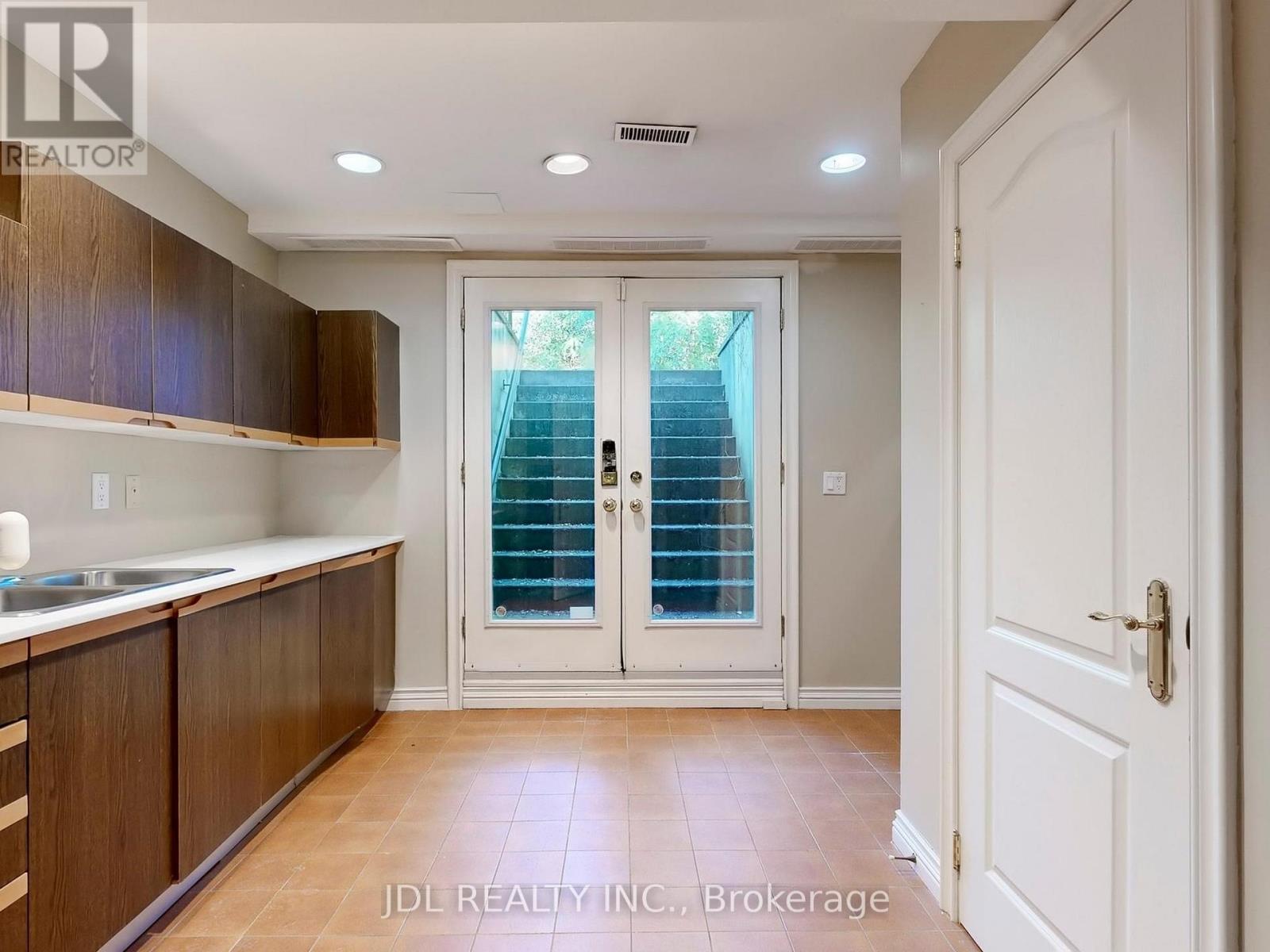 11 Moodie Drive, Richmond Hill, Ontario  L4C 8C9 - Photo 24 - N12845524