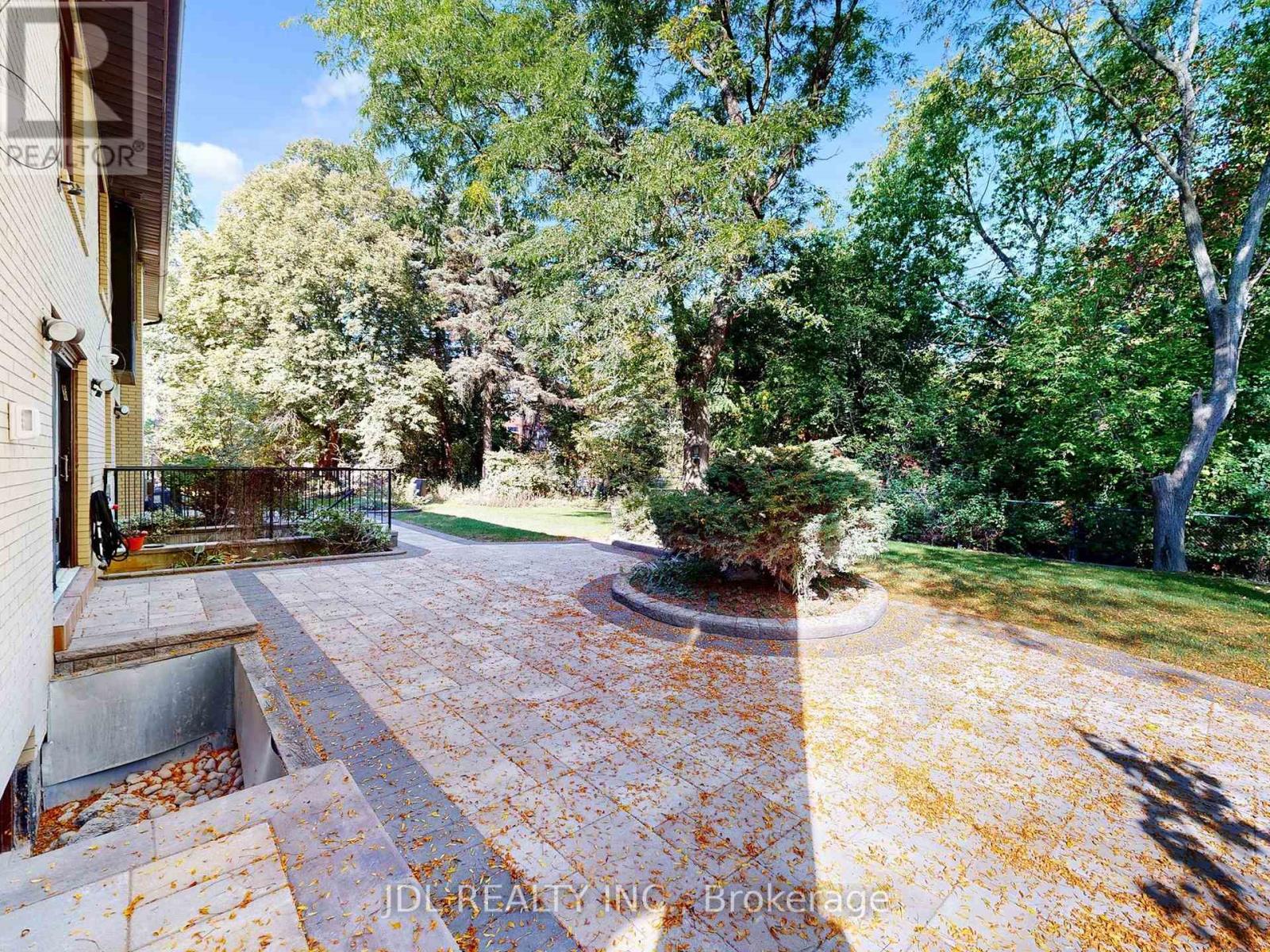 11 Moodie Drive, Richmond Hill, Ontario  L4C 8C9 - Photo 27 - N12845524