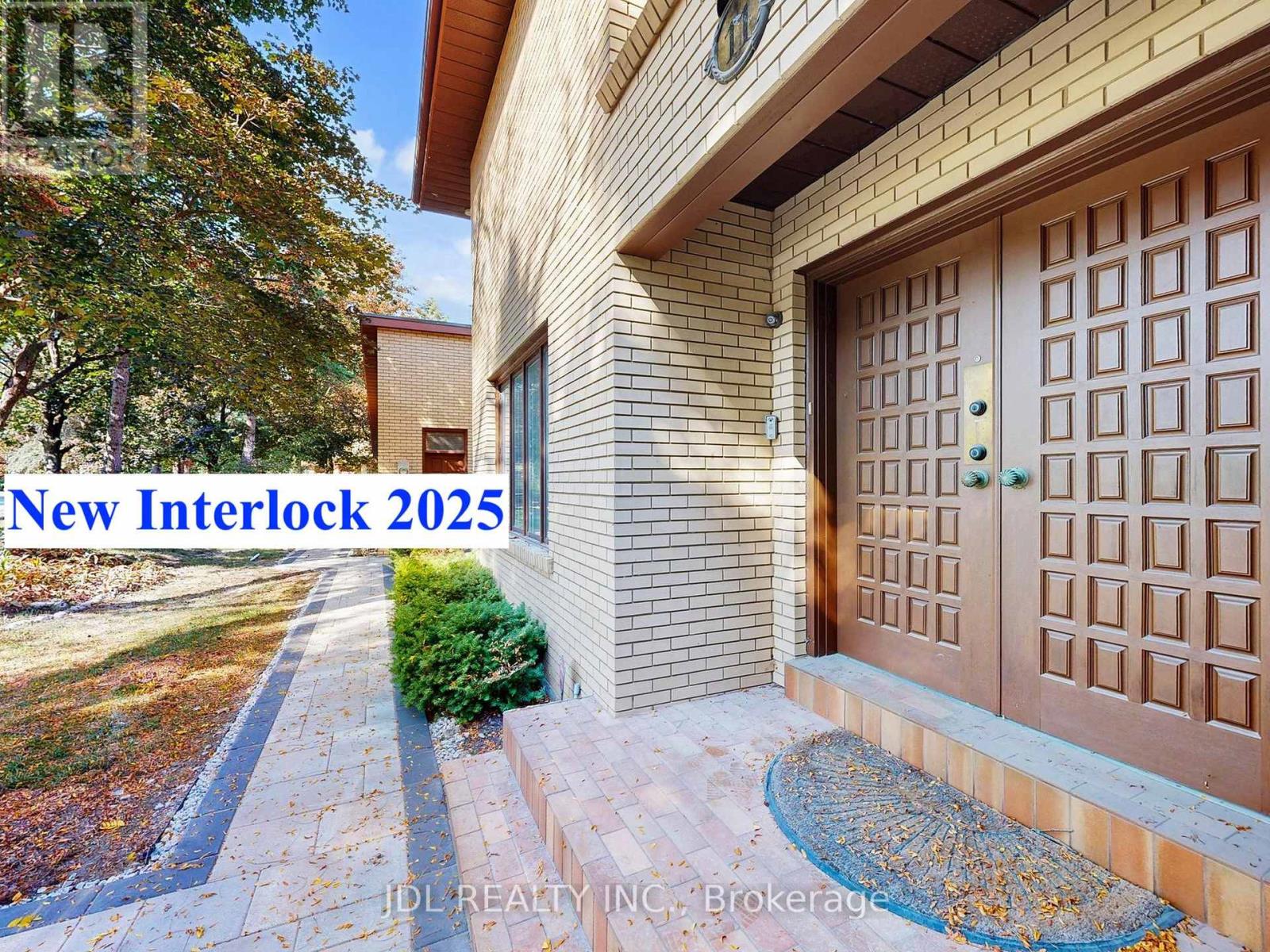 11 Moodie Drive, Richmond Hill, Ontario  L4C 8C9 - Photo 6 - N12845524