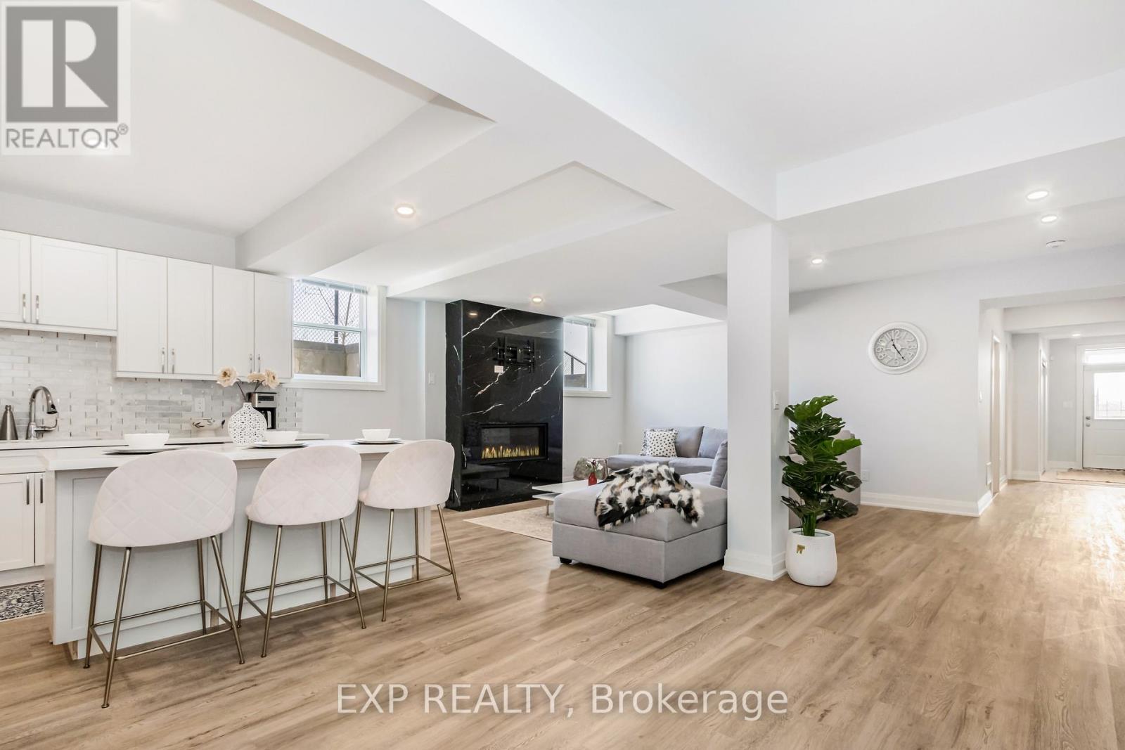 21 Lacrosse Trail, Vaughan, Ontario  L4H 4S7 - Photo 2 - N12845722