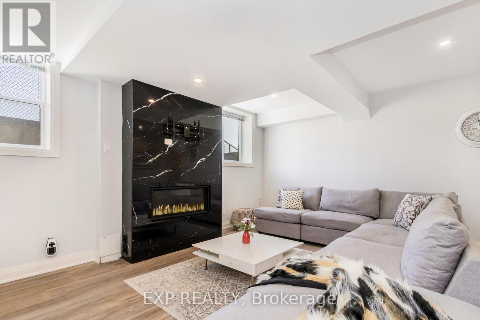 21 Lacrosse Trail, Vaughan, Ontario  L4H 4S7 - Photo 7 - N12845722