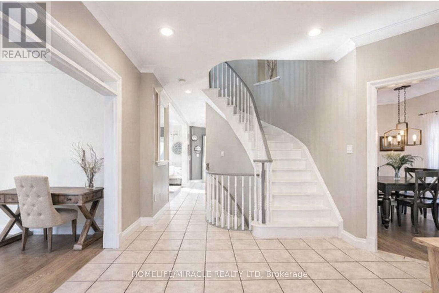 27 Merganser Court, Barrie (Painswick South), Ontario  L4N 8W7 - Photo 3 - S12845520