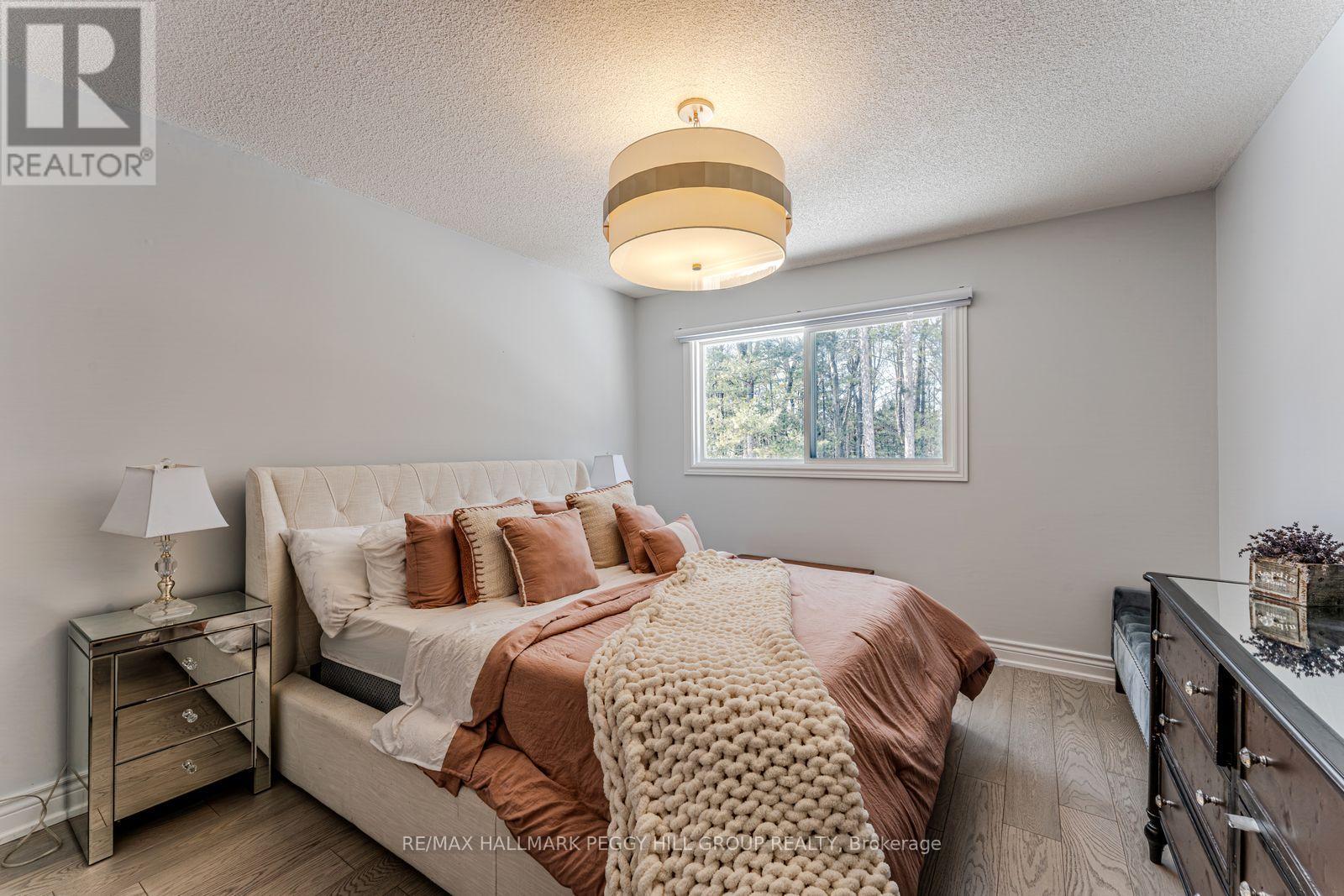 153 Browning Trail, Barrie, Ontario  L4N 6R2 - Photo 11 - S12845562