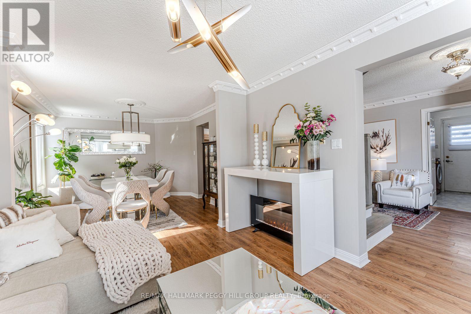 153 Browning Trail, Barrie, Ontario  L4N 6R2 - Photo 4 - S12845562