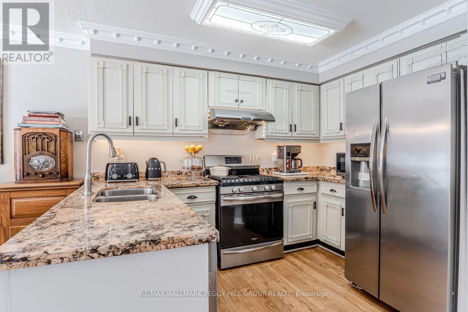 153 Browning Trail, Barrie, Ontario  L4N 6R2 - Photo 7 - S12845562