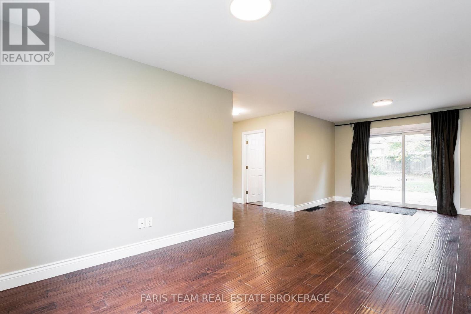 128 Rose Street, Barrie (Wellington), Ontario  L4M 2T7 - Photo 23 - S12845650