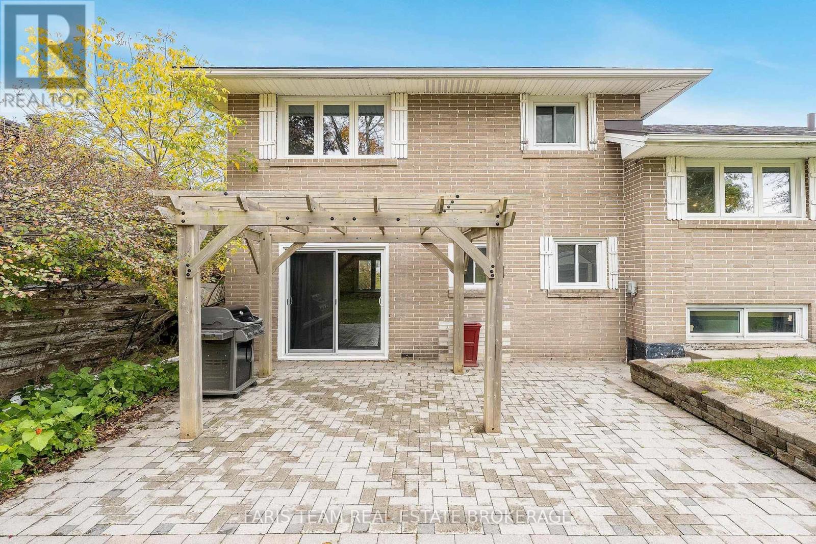 128 Rose Street, Barrie (Wellington), Ontario  L4M 2T7 - Photo 31 - S12845650