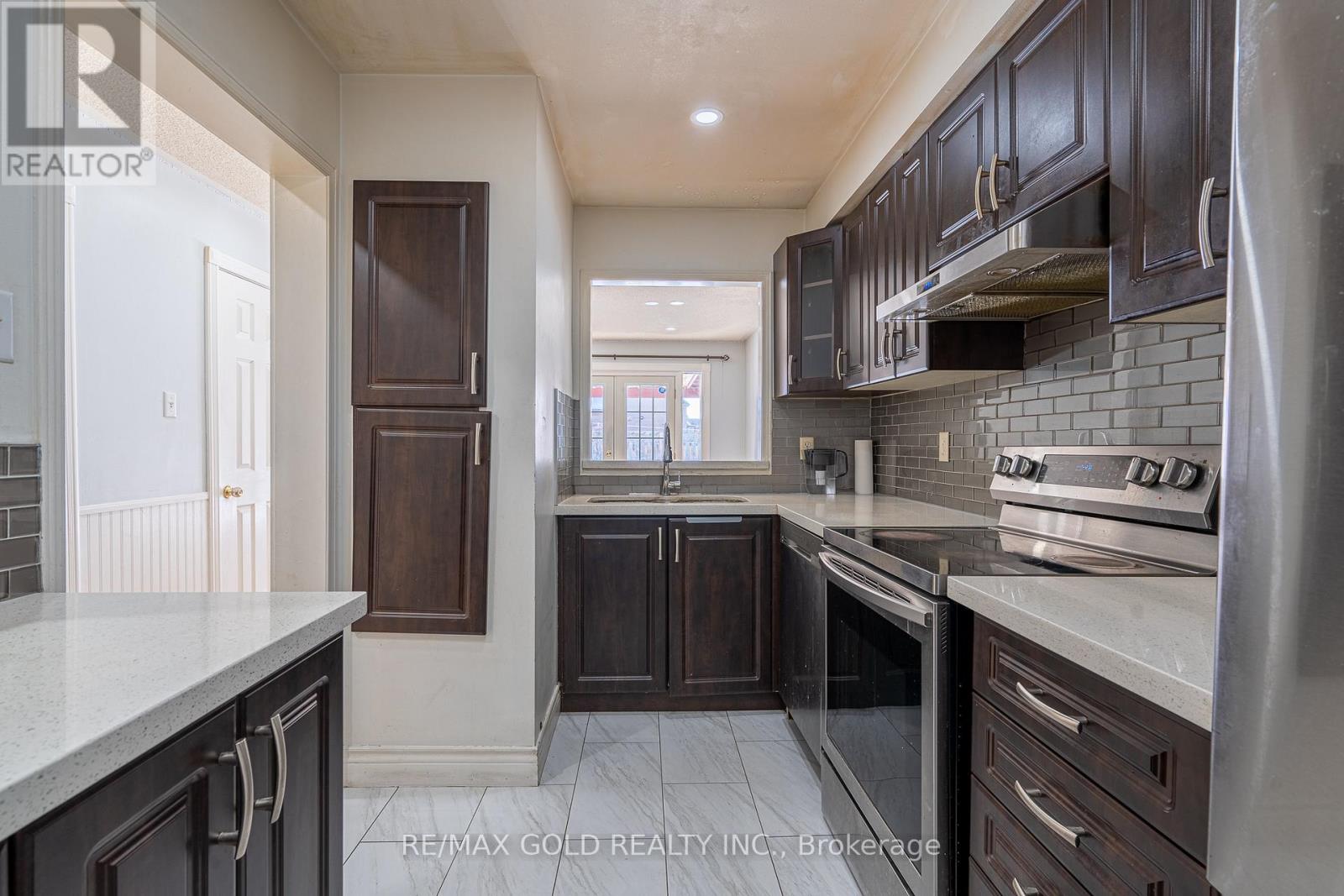 25 Clover Bloom Road, Brampton, Ontario  L6R 1R8 - Photo 7 - W12835684