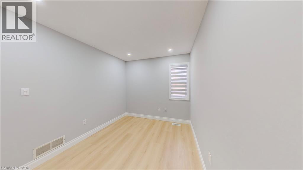 133 Wake Robin Drive, Kitchener, Ontario  N2E 3L6 - Photo 27 - 40809530