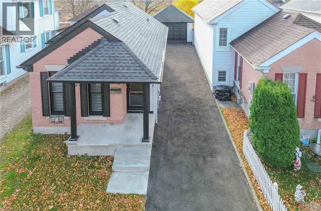 133 Wake Robin Drive, Kitchener, Ontario  N2E 3L6 - Photo 3 - 40809530