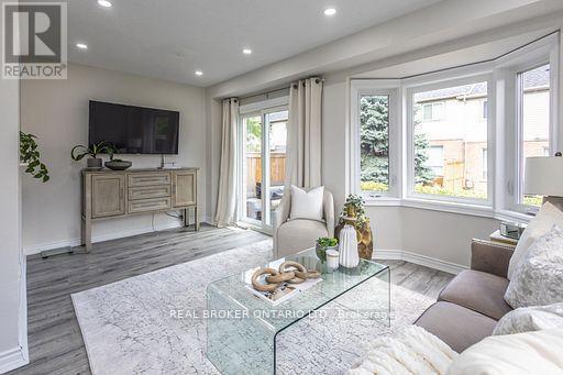 36 - 5255 Guildwood Way, Mississauga, Ontario  L5R 4A7 - Photo 11 - W12845518