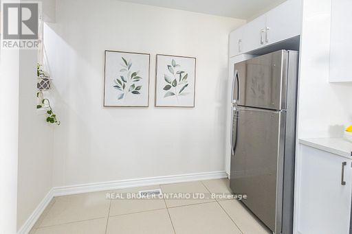 36 - 5255 Guildwood Way, Mississauga, Ontario  L5R 4A7 - Photo 16 - W12845518