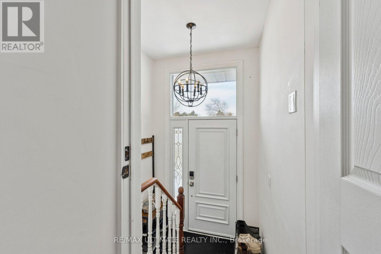 Main - 35 Algonquin Boulevard, Brampton, Ontario  L6T 1R7 - Photo 3 - W12845564