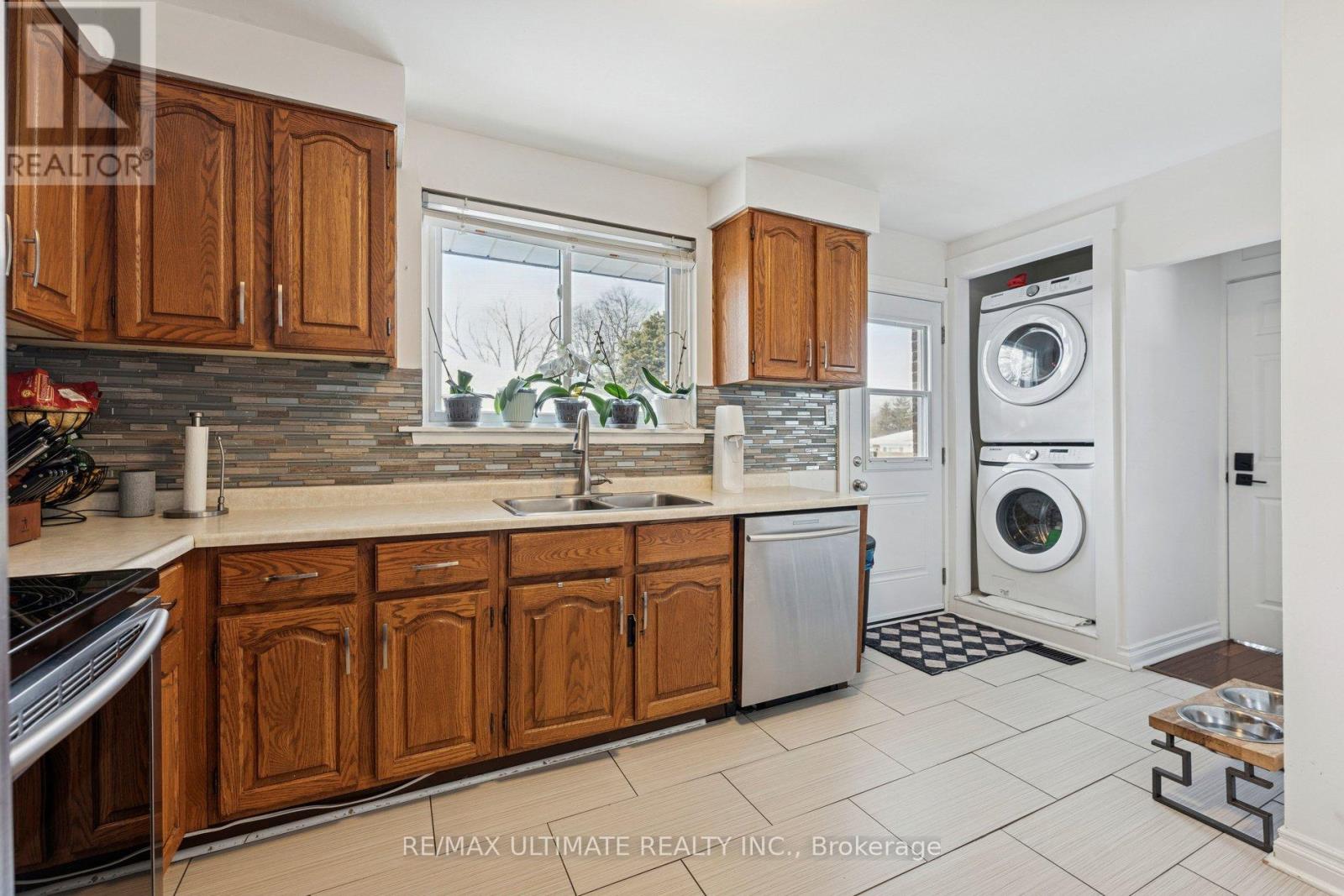 Main - 35 Algonquin Boulevard, Brampton, Ontario  L6T 1R7 - Photo 9 - W12845564