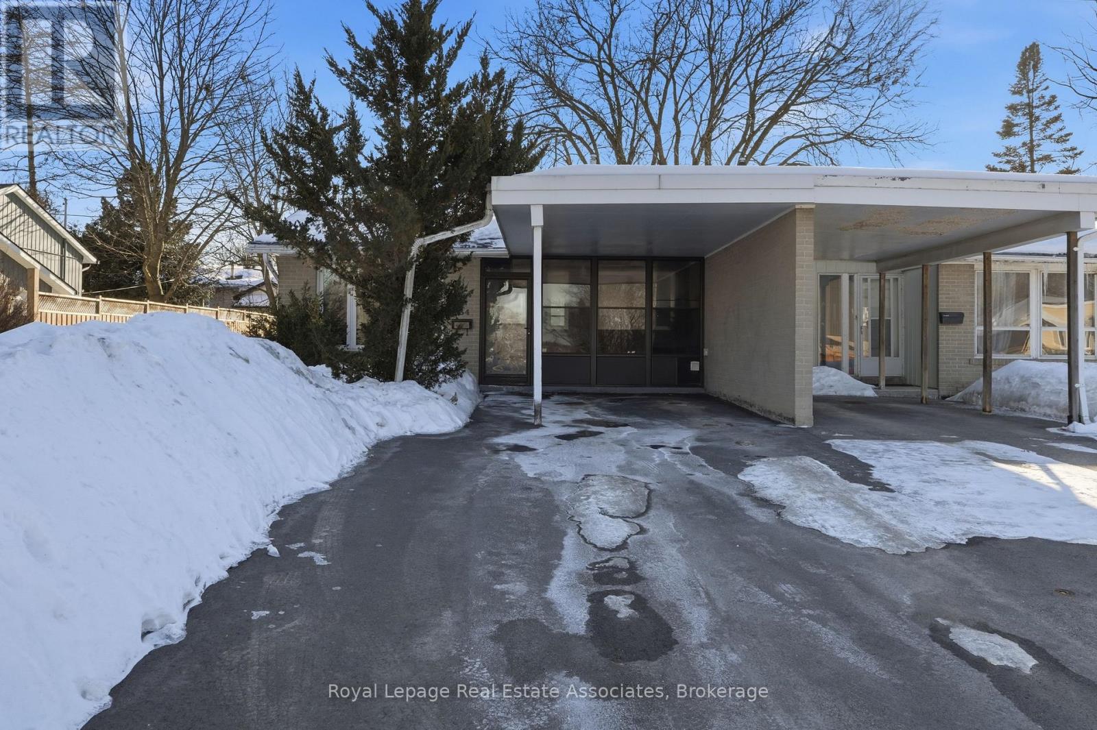 34 ONTARIO STREET, Orangeville, Ontario