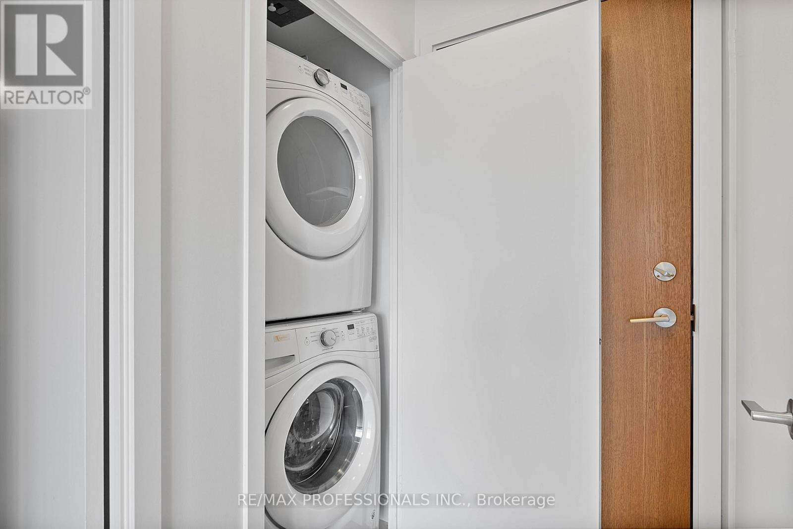 1614 - 30 Shore Breeze Drive, Toronto, Ontario  M8V 0J1 - Photo 25 - W12845606