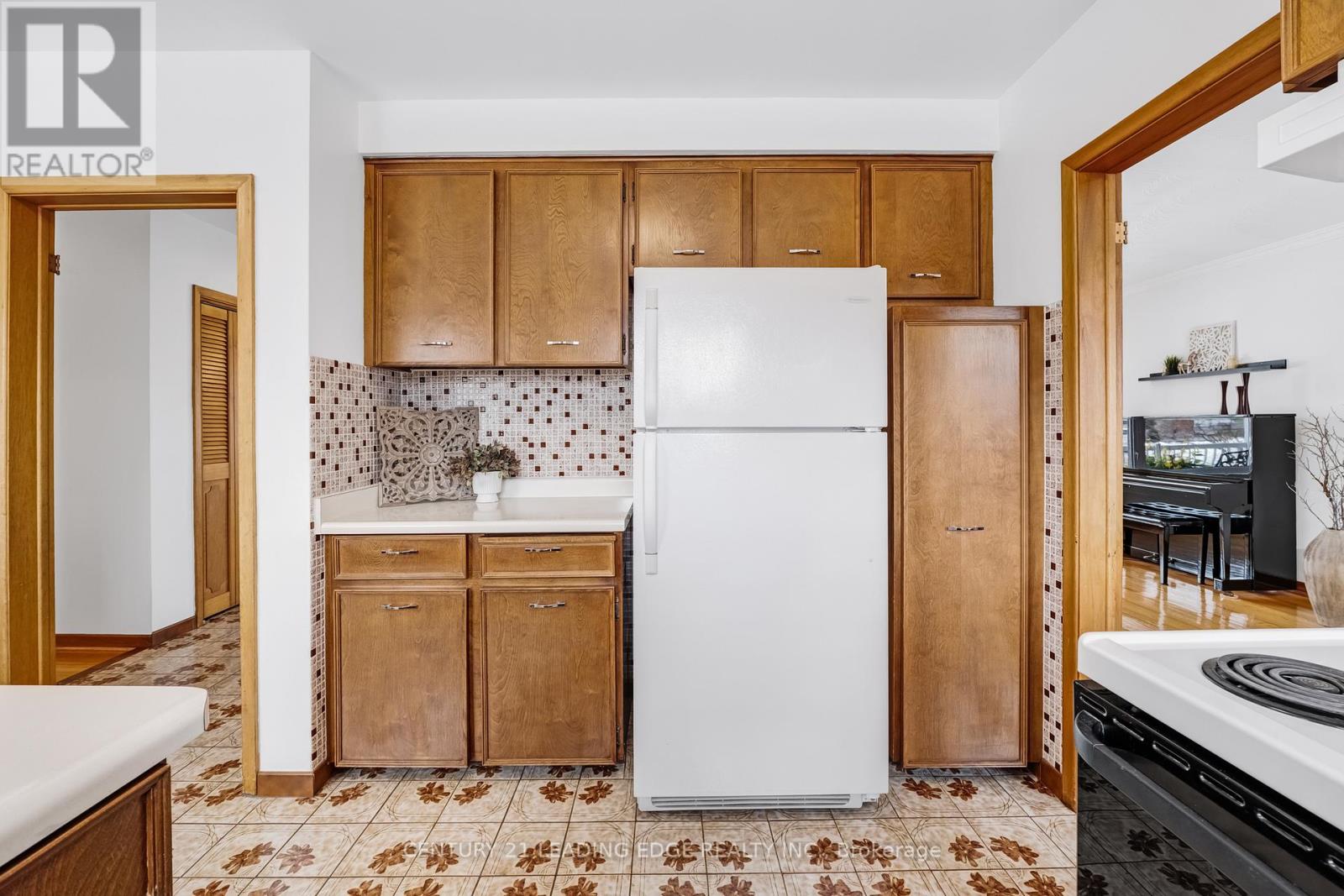 58 Keegan Crescent, Toronto, Ontario  M3J 1G2 - Photo 15 - W12845654