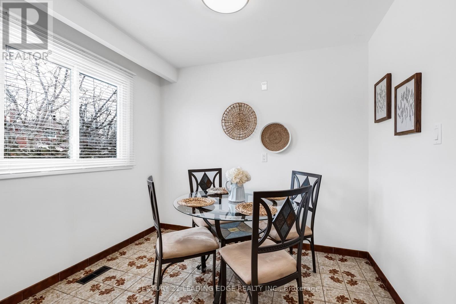 58 Keegan Crescent, Toronto, Ontario  M3J 1G2 - Photo 17 - W12845654