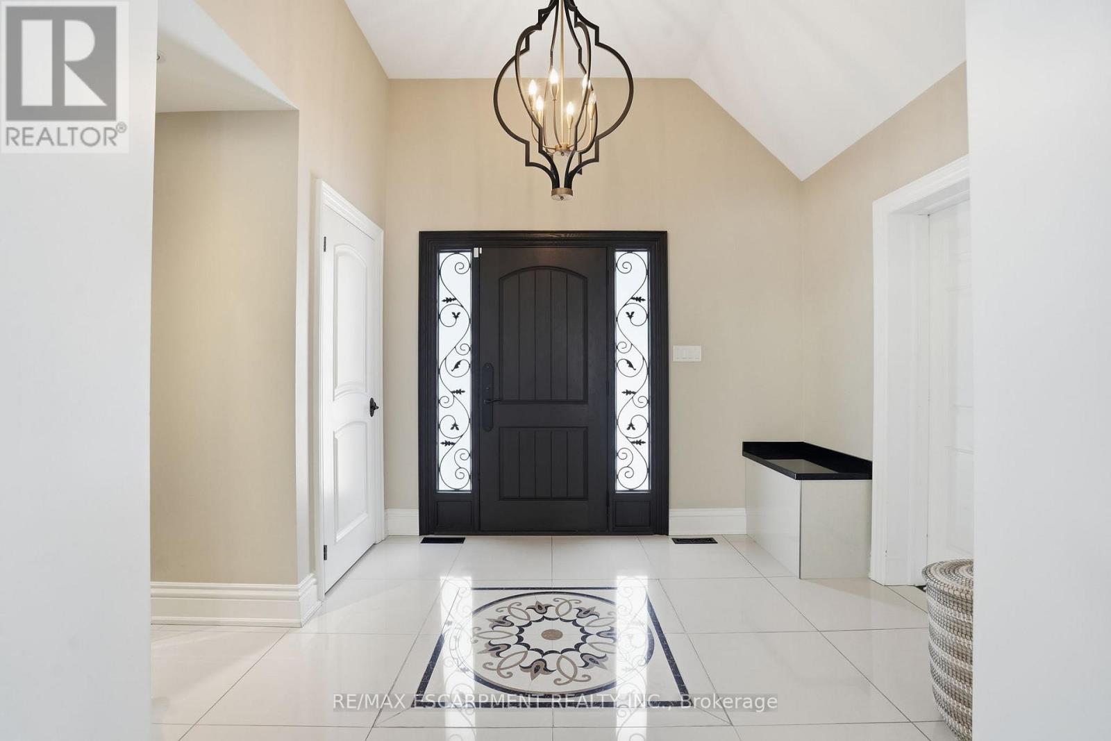 1480 Clarkson Road N, Mississauga, Ontario  L5J 2W9 - Photo 4 - W12845656