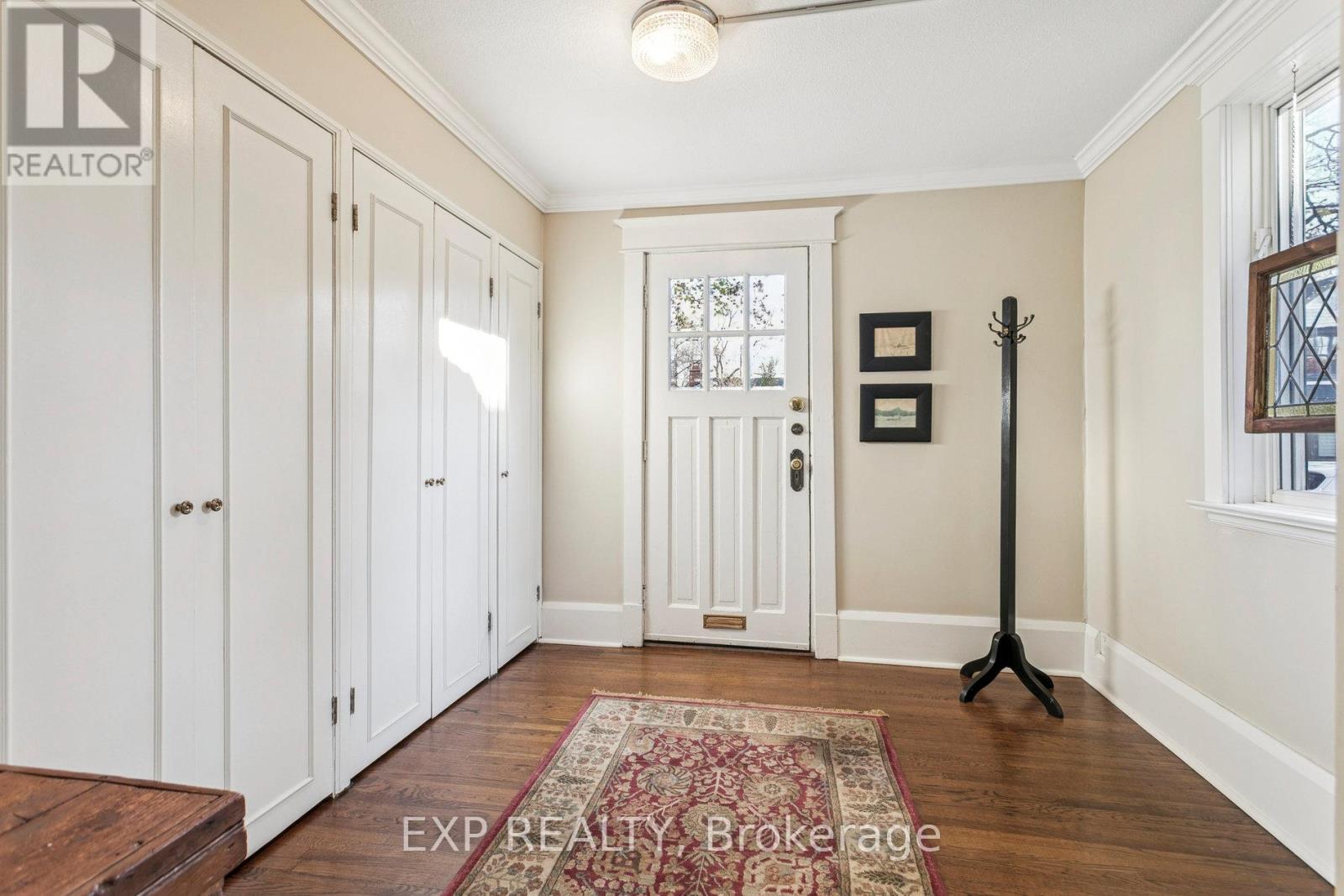 289 Spruce Street, Oakville, Ontario  L6J 2G8 - Photo 5 - W12845714