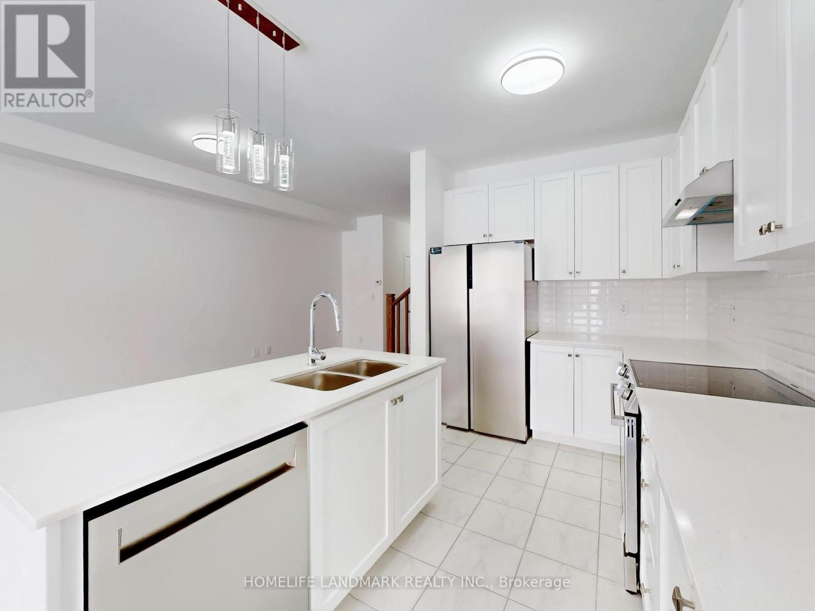 8 Bushwood Trail, Brampton, Ontario  L7A 5J7 - Photo 13 - W12845728