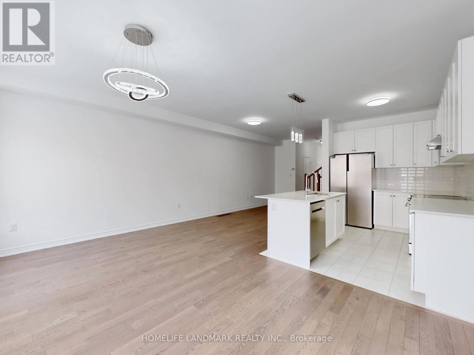 8 Bushwood Trail, Brampton, Ontario  L7A 5J7 - Photo 17 - W12845728