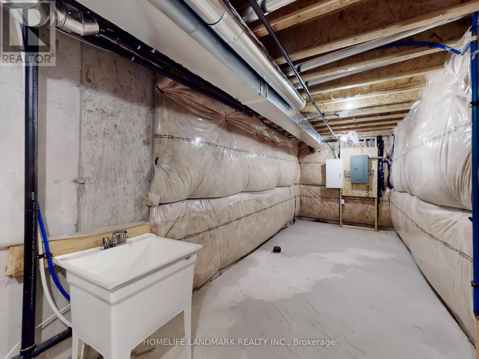 8 Bushwood Trail, Brampton, Ontario  L7A 5J7 - Photo 40 - W12845728