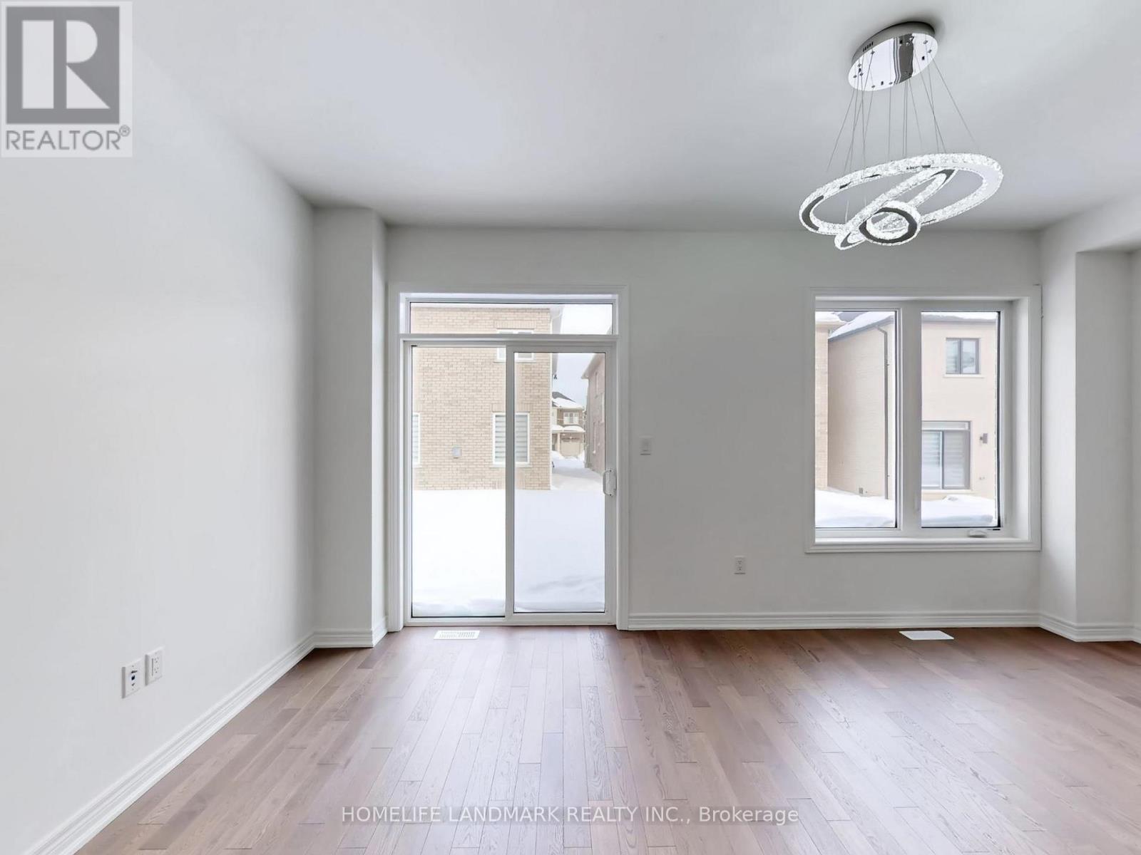 8 Bushwood Trail, Brampton, Ontario  L7A 5J7 - Photo 7 - W12845728