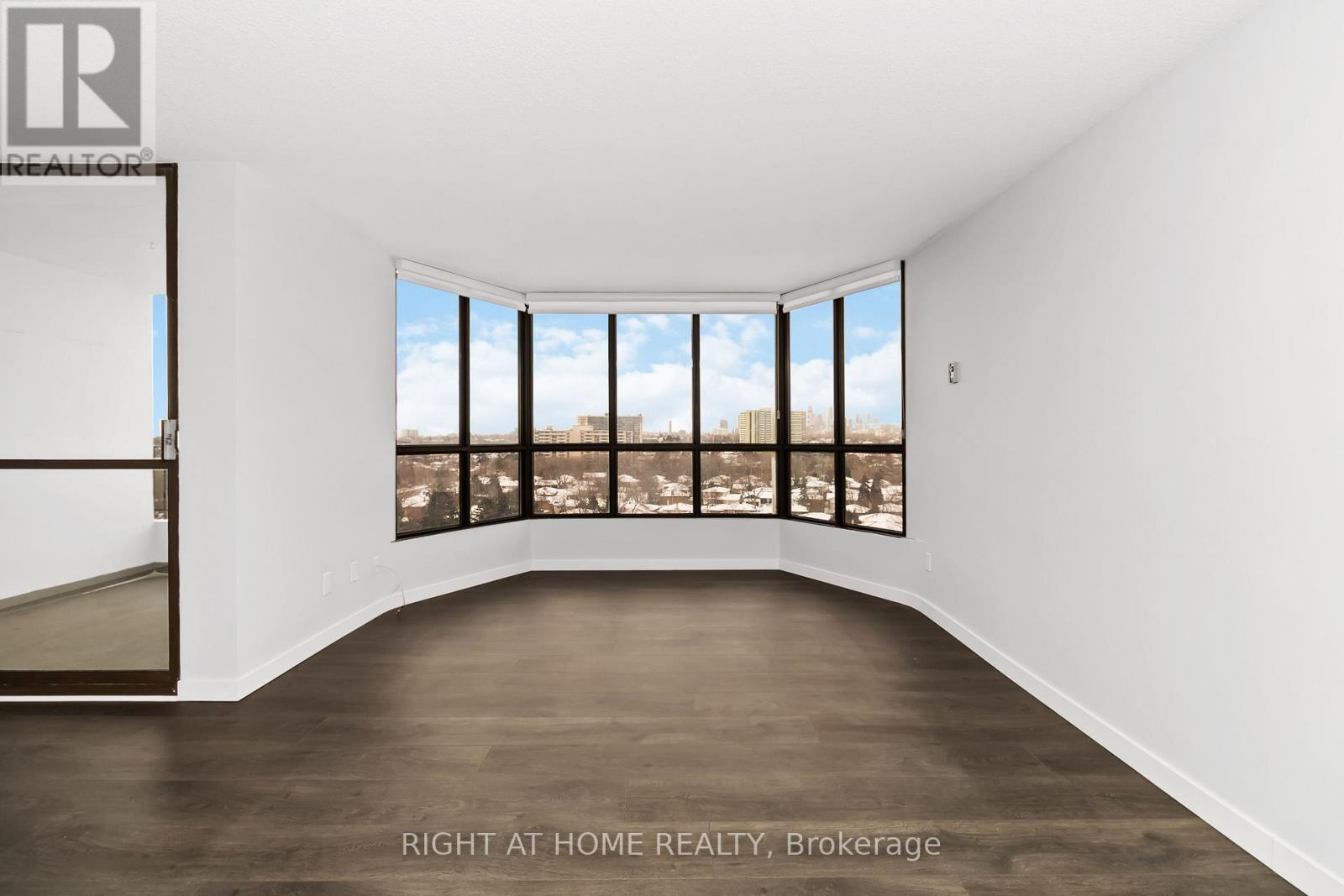 905 - 1333 Bloor Street, Mississauga, Ontario  L4Y 3T6 - Photo 10 - W12845734