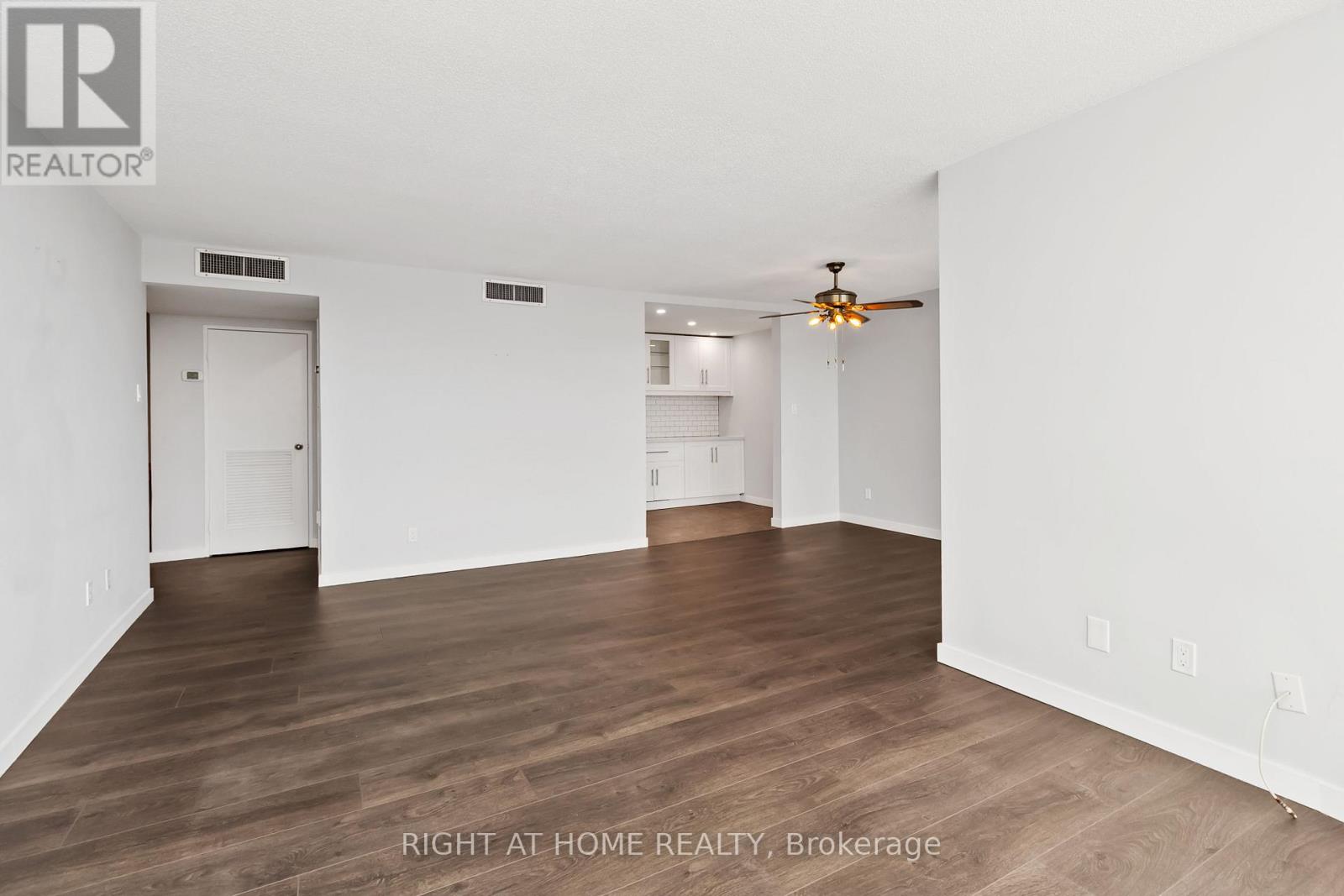 905 - 1333 Bloor Street, Mississauga, Ontario  L4Y 3T6 - Photo 12 - W12845734