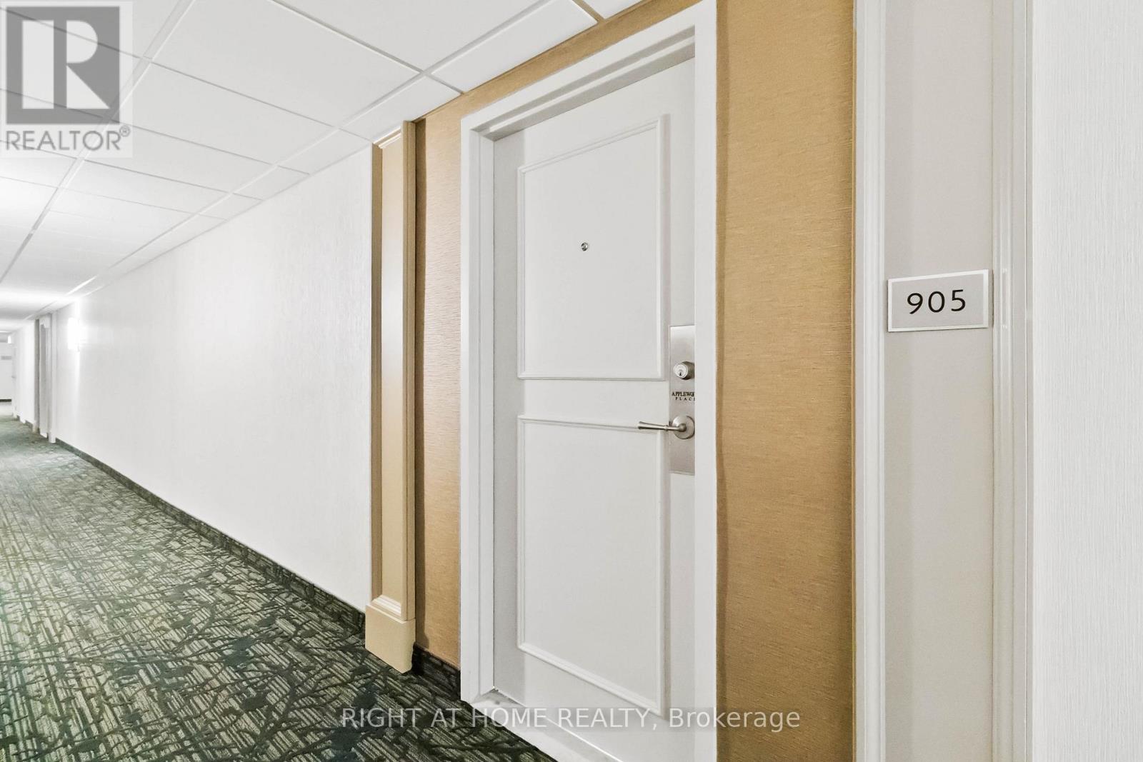 905 - 1333 Bloor Street, Mississauga, Ontario  L4Y 3T6 - Photo 2 - W12845734
