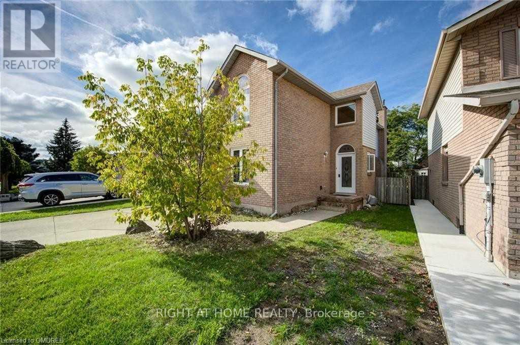 333 Brigade Drive, Hamilton, Ontario  L9B 2G1 - Photo 2 - X12845560