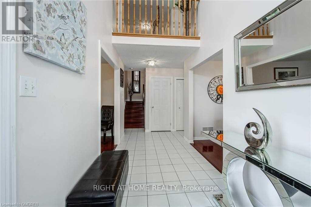 333 Brigade Drive, Hamilton, Ontario  L9B 2G1 - Photo 3 - X12845560