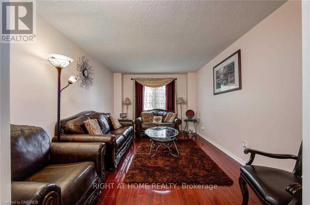 333 Brigade Drive, Hamilton, Ontario  L9B 2G1 - Photo 7 - X12845560