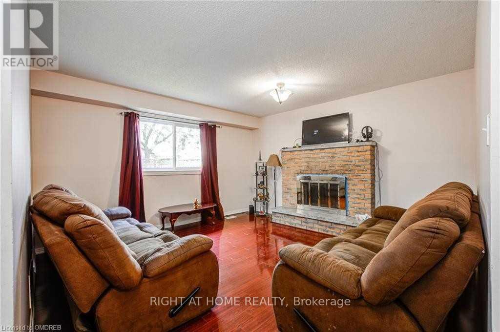 333 Brigade Drive, Hamilton, Ontario  L9B 2G1 - Photo 9 - X12845560
