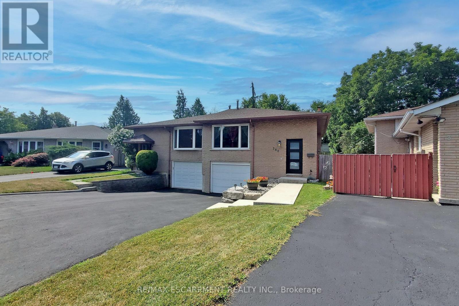 380 Magnolia Drive, Hamilton, Ontario  L9C 6N7 - Photo 2 - X12845568