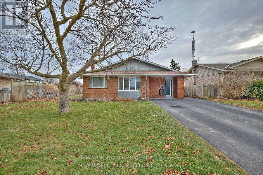 62 Champlain Avenue, Welland, Ontario  L3C 2L7 - Photo 1 - X12845610