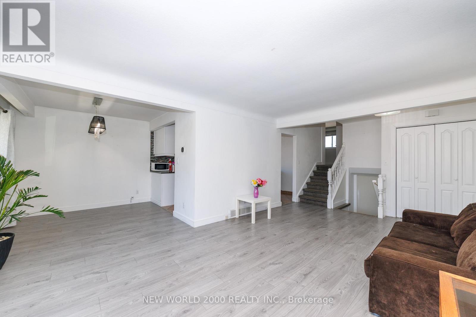 62 Champlain Avenue, Welland, Ontario  L3C 2L7 - Photo 10 - X12845610