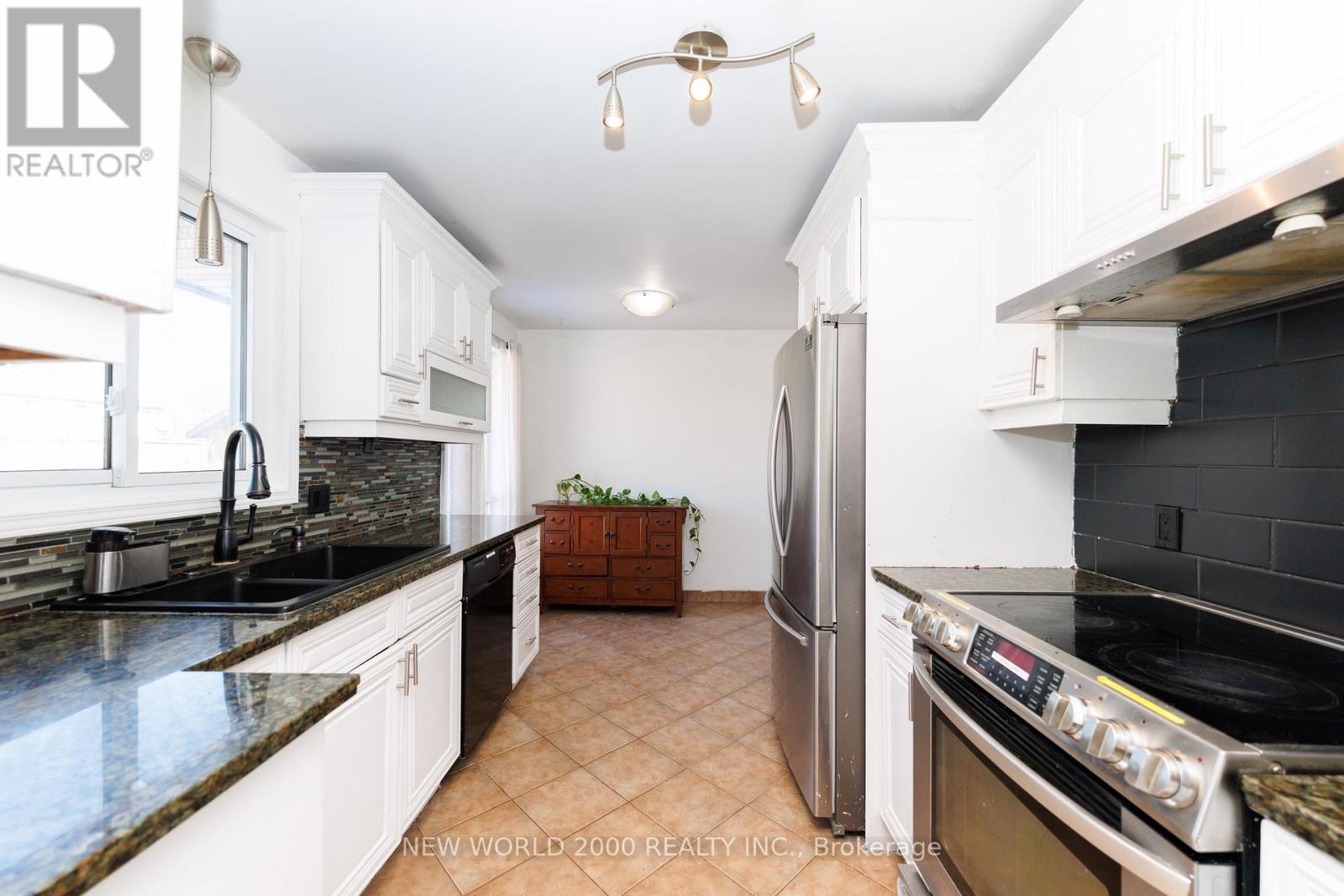 62 Champlain Avenue, Welland, Ontario  L3C 2L7 - Photo 14 - X12845610