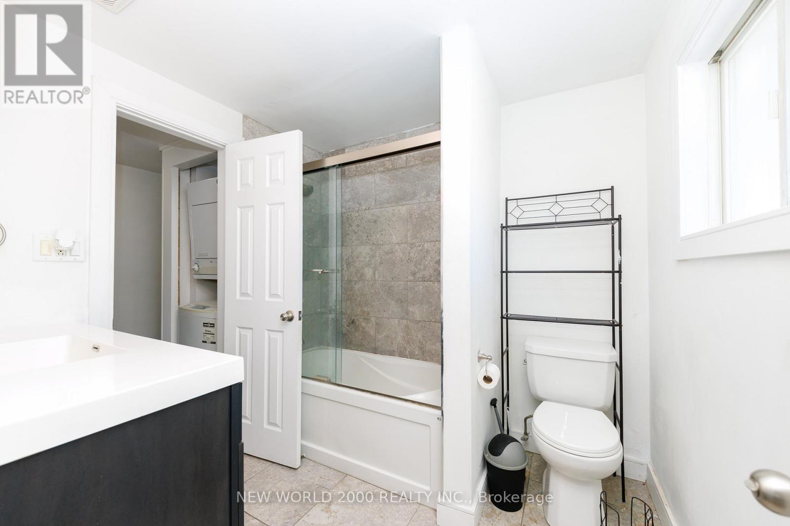 62 Champlain Avenue, Welland, Ontario  L3C 2L7 - Photo 18 - X12845610